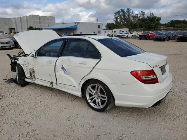 WDDGF4HB4CA646298 - 2012 MERCEDES-BENZ C 250 WHITE photo 2