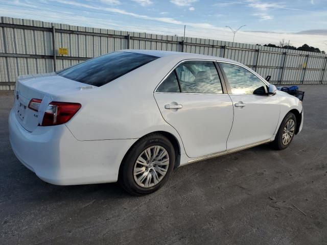 4T4BF1FKXCR254951 - 2012 TOYOTA CAMRY BASE WHITE photo 3