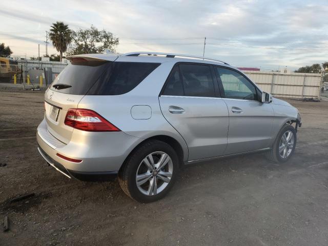 4JGDA5HB8DA136437 - 2013 MERCEDES-BENZ ML 350 4MATIC SILVER photo 3