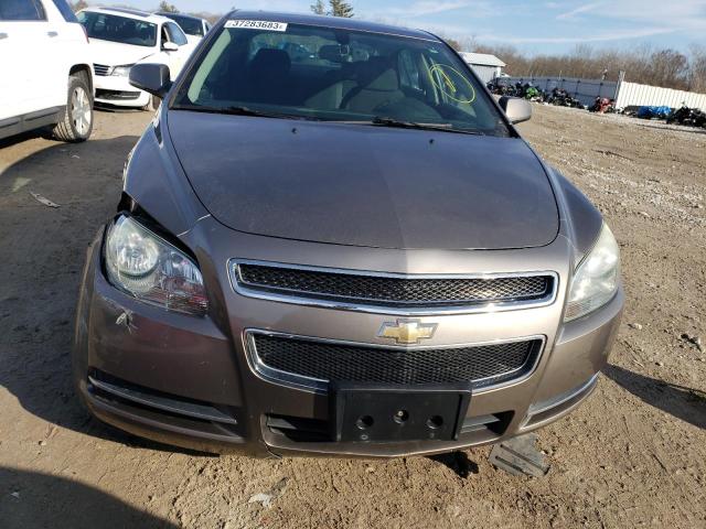 1G1ZC5EB7AF123386 - 2010 CHEVROLET MALIBU 1LT ნაცრისფერი ფოტო 5
