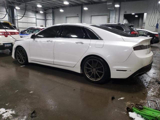 3LN6L5FC4HR605646 - 2017 LINCOLN MKZ RESERVE WHITE photo 2