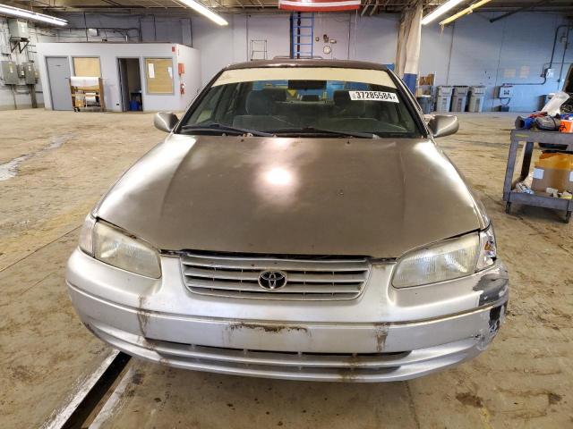 4T1BG22K6XU400755 - 1999 TOYOTA CAMRY CE TAN photo 5