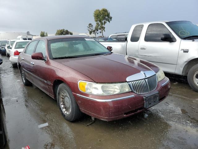 1LNHM83W52Y609624 - 2002 LINCOLN TOWN CARTIER RED photo 4