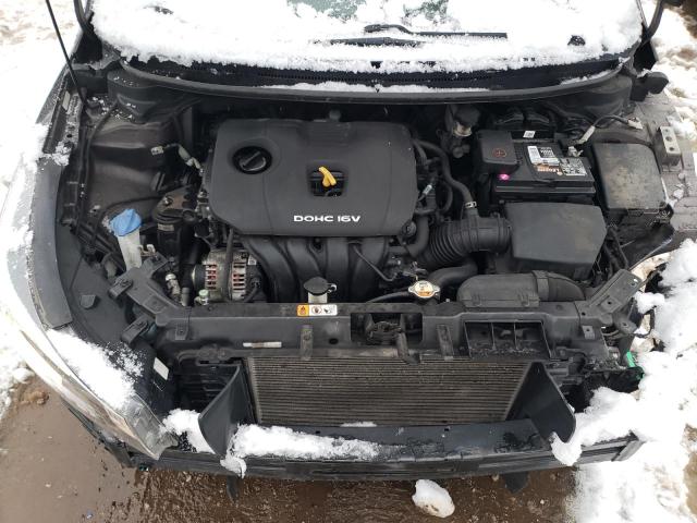 3KPFK4A71JE212096 - 2018 KIA FORTE LX BROWN photo 11