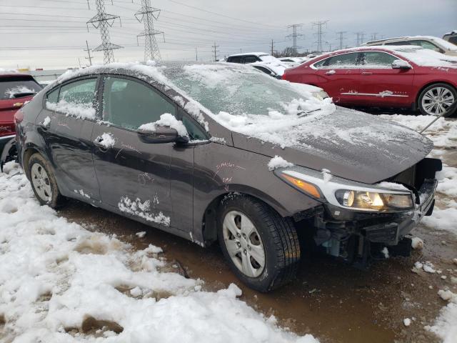 3KPFK4A71JE212096 - 2018 KIA FORTE LX BROWN photo 4