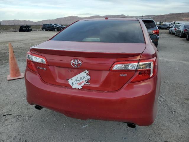 4T1BK1FKXEU539576 - 2014 TOYOTA CAMRY SE RED photo 6