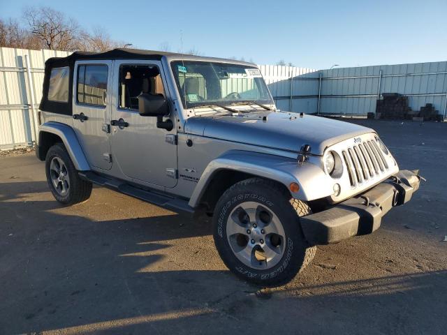 1C4HJWEG5HL607949 - 2017 JEEP WRANGLER U SAHARA SILVER photo 4