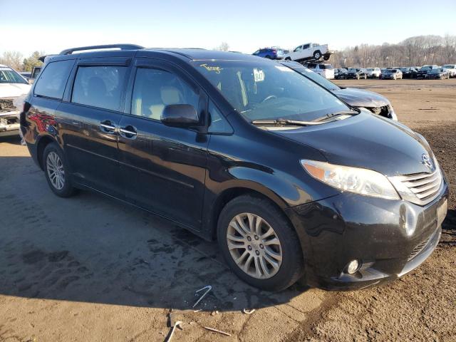 5TDYK3DC0FS582478 - 2015 TOYOTA SIENNA XLE BLACK photo 4