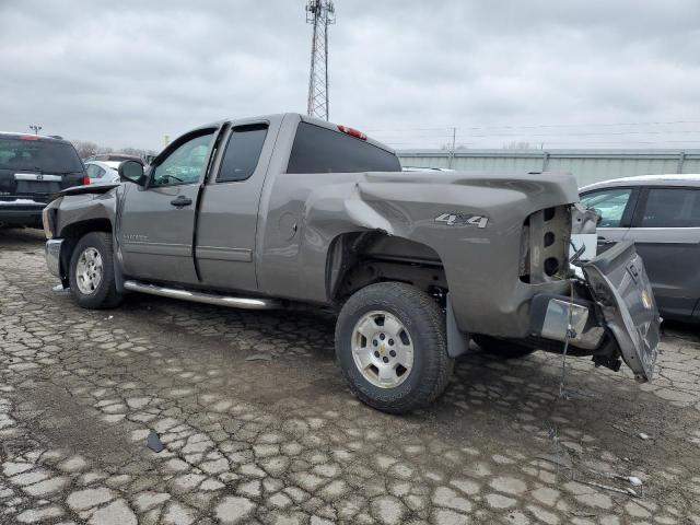 1GCRKSE73DZ230118 - 2013 CHEVROLET SILVERADO K1500 LT SILVER photo 2