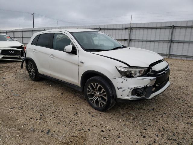 JA4AP3AU7JZ026914 - 2018 MITSUBISHI OUTLANDER ES WHITE photo 4