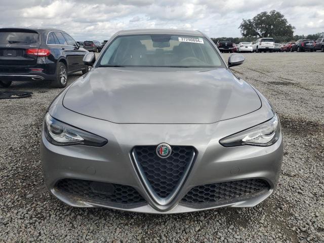 ZARFAEBN8J7577709 - 2018 ALFA ROMEO GIULIA GRAY photo 5