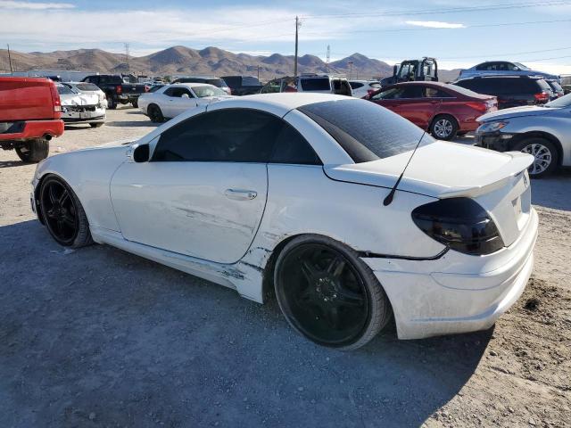 WDBWK56F65F045217 - 2005 MERCEDES-BENZ SLK 350 WHITE photo 2