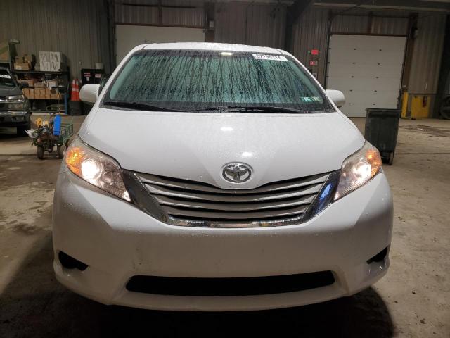 5TDJK3DC1FS128225 - 2015 TOYOTA SIENNA LE WHITE photo 5