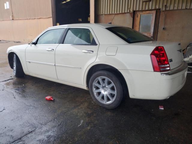 2C3LA63H98H120115 - 2008 CHRYSLER 300C WHITE photo 2