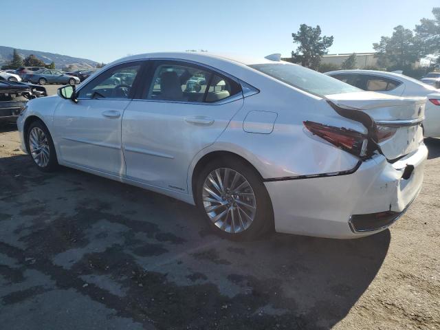 58AE21B11LU012607 - 2020 LEXUS ES 300H LUXURY WHITE photo 2