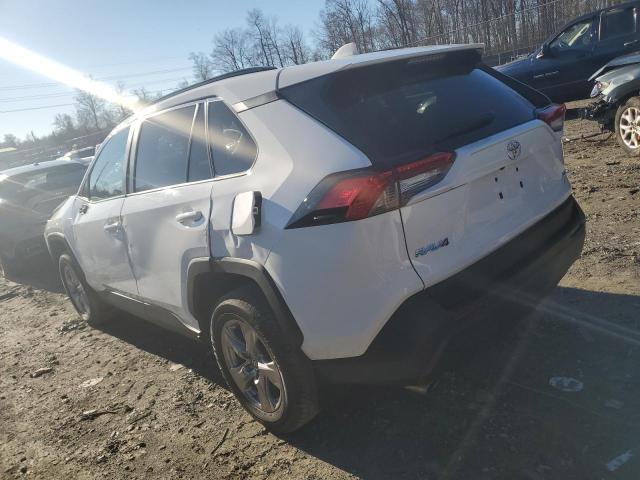 2T3P1RFV8NC284758 - 2022 TOYOTA RAV4 XLE WHITE photo 2