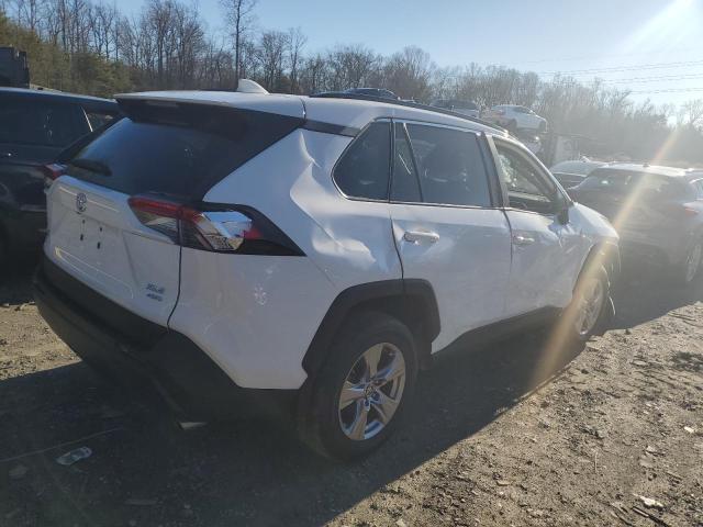 2T3P1RFV8NC284758 - 2022 TOYOTA RAV4 XLE WHITE photo 3