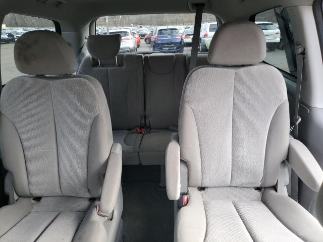 KNDMG4C76C6428802 - 2012 KIA SEDONA LX WHITE photo 10