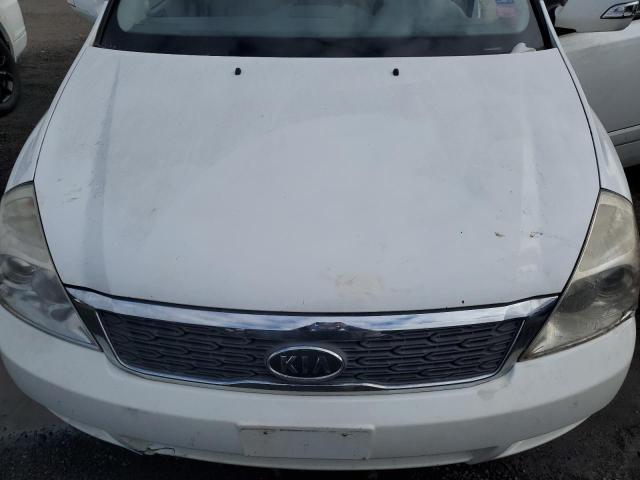 KNDMG4C76C6428802 - 2012 KIA SEDONA LX WHITE photo 12