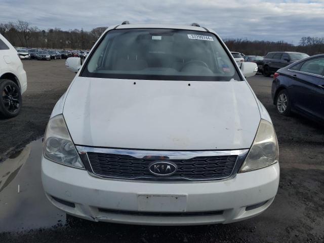 KNDMG4C76C6428802 - 2012 KIA SEDONA LX WHITE photo 5