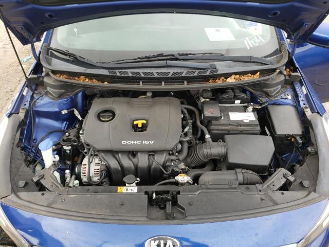 3KPFK4A77HE011104 - 2017 KIA FORTE LX BLUE photo 11