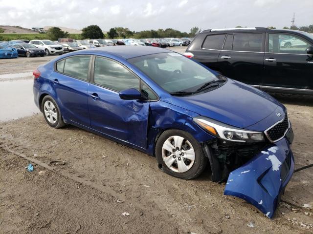 3KPFK4A77HE011104 - 2017 KIA FORTE LX BLUE photo 4