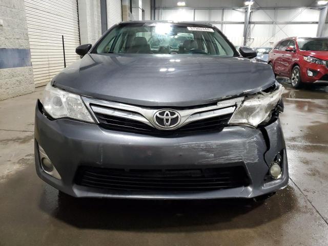 4T1BF1FK4CU061737 - 2012 TOYOTA CAMRY BASE GRAY photo 5