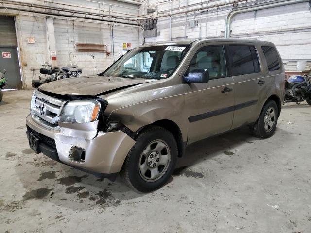 5FNYF4H25BB103174 - 2011 HONDA PILOT LX GOLD photo 1