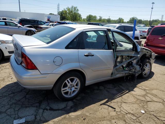 1FAFP34374W181926 - 2004 FORD FOCUS SE COMFORT SILVER photo 3