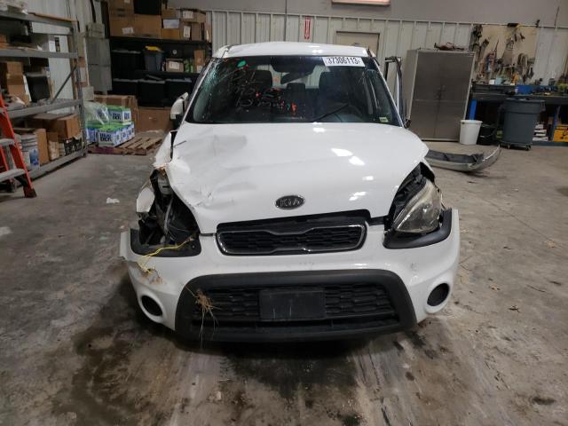 KNDJT2A5XC7359319 - 2012 KIA SOUL WHITE photo 5