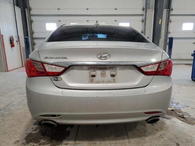 5NPEC4AC0DH810055 - 2013 HYUNDAI SONATA SE SILVER photo 6