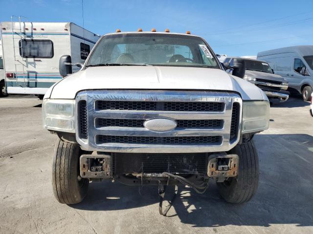 1FDAF56F3YED68680 - 2000 FORD F550 SUPER DUTY WHITE photo 5