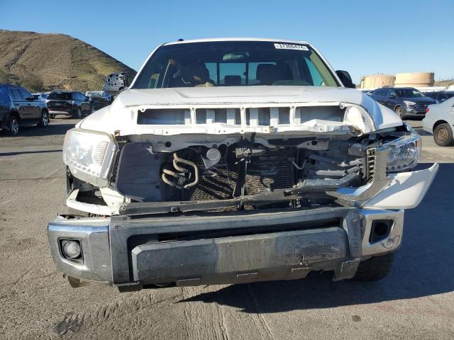 5TFUY5F10FX443773 - 2015 TOYOTA TUNDRA DOUBLE CAB SR/SR5 WHITE photo 5