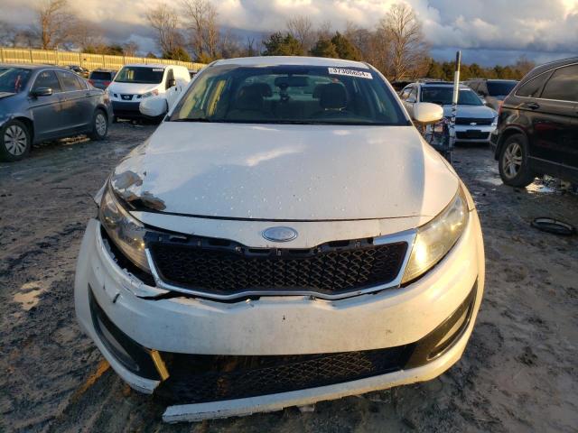 5XXGM4A76DG186931 - 2013 KIA OPTIMA LX WHITE photo 5