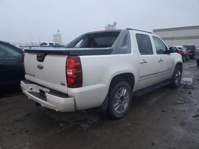 3GNVKGE02AG268182 - 2010 CHEVROLET AVALANCHE LTZ WHITE photo 3