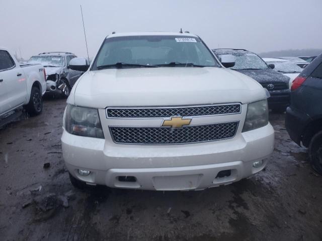 3GNVKGE02AG268182 - 2010 CHEVROLET AVALANCHE LTZ WHITE photo 5