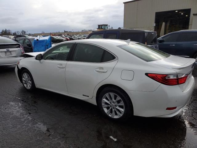 JTHBW1GG7D2001414 - 2013 LEXUS ES 300H WHITE photo 2