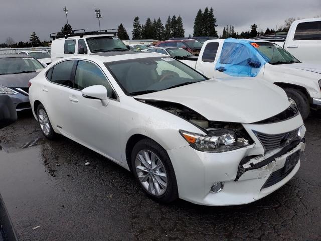 JTHBW1GG7D2001414 - 2013 LEXUS ES 300H WHITE photo 4