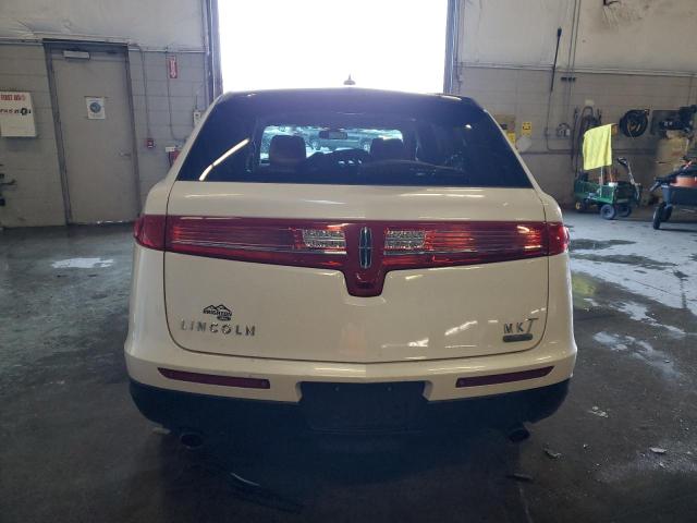 2LMHJ5AT6JBL00082 - 2018 LINCOLN MKT WHITE photo 6