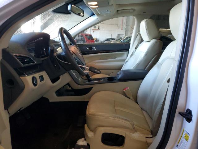 2LMHJ5AT6JBL00082 - 2018 LINCOLN MKT WHITE photo 7