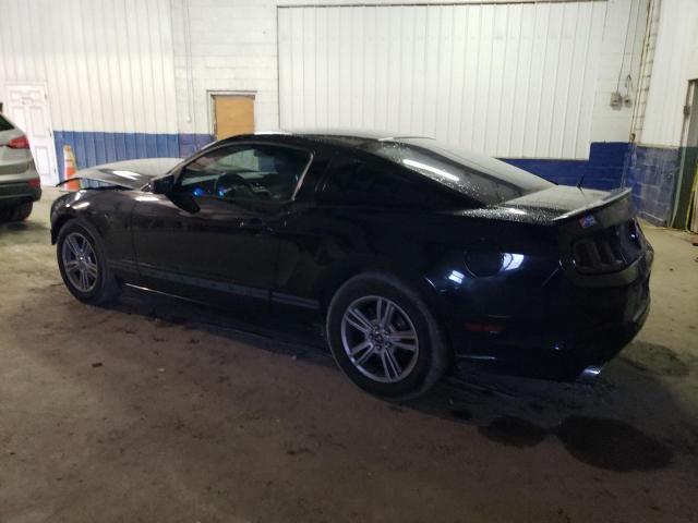 1ZVBP8AM7D5277240 - 2013 FORD MUSTANG BLACK photo 2