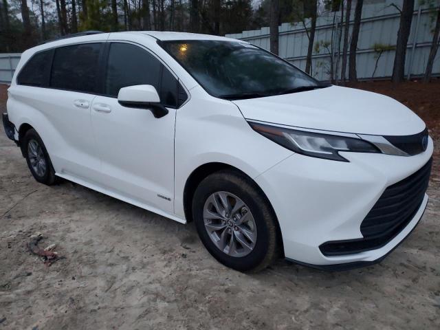 5TDKRKEC2MS073113 - 2021 TOYOTA SIENNA LE WHITE photo 4