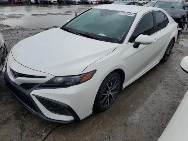 4T1G11AK8PU794956 - 2023 TOYOTA CAMRY SE NIGHT SHADE WHITE photo 1