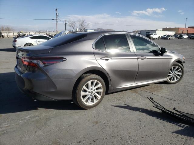 4T1C11AK6NU007109 - 2022 TOYOTA CAMRY LE GRAY photo 3