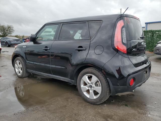 KNDJN2A21J7888929 - 2018 KIA SOUL BLACK photo 2