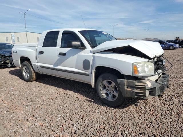 1D7HW48P97S163857 - 2007 DODGE DAKOTA QUAD SLT WHITE photo 4