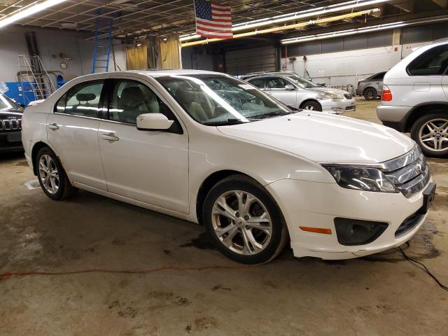 3FAHP0HA6CR390995 - 2012 FORD FUSION SE WHITE photo 4