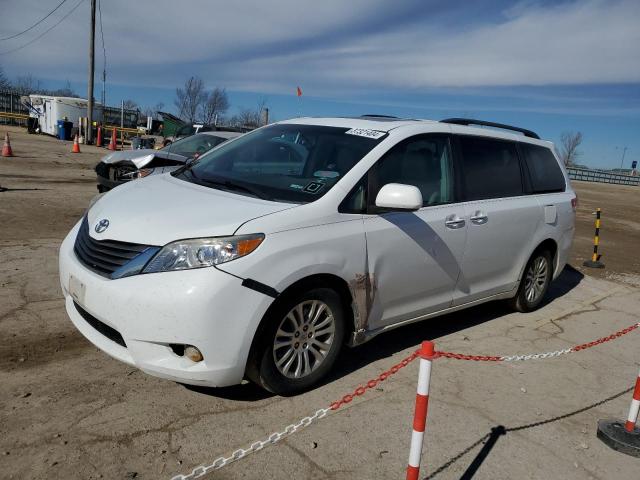 5TDYK3DC6ES443647 - 2014 TOYOTA SIENNA XLE WHITE photo 1