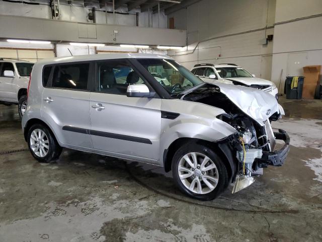 KNDJT2A62D7770479 - 2013 KIA SOUL + SILVER photo 4