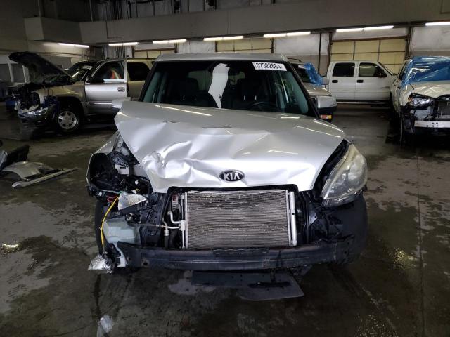 KNDJT2A62D7770479 - 2013 KIA SOUL + SILVER photo 5